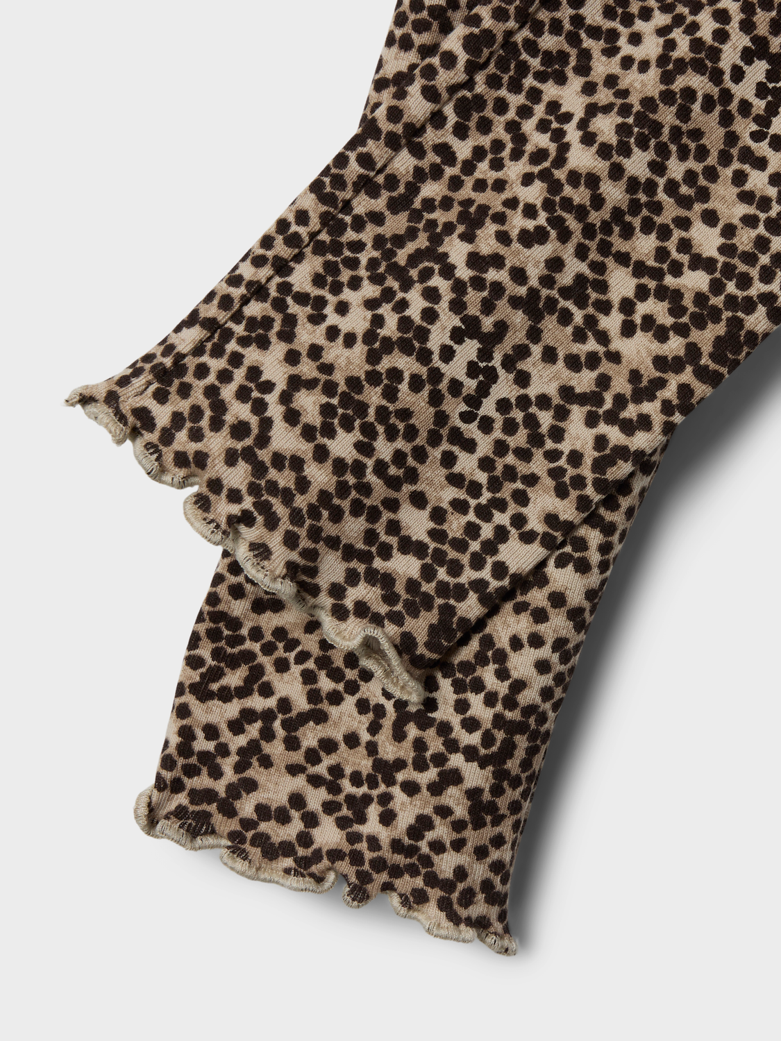 model_shot-front_full